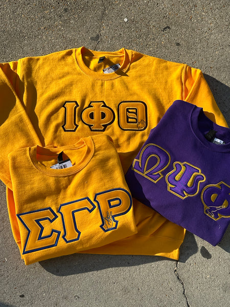 D9 - Stitch Letter Hand Sign Sweatshirt
